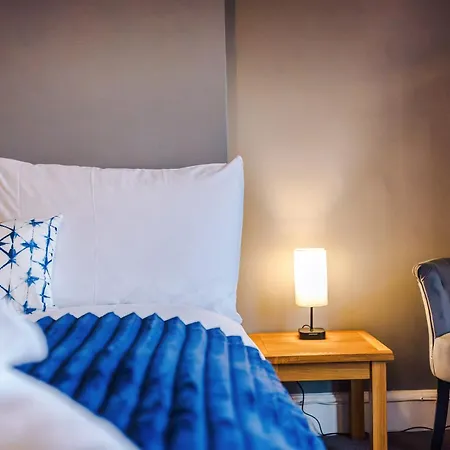Spacious 5Br Comfortable In Manchester, Sleeps 12 * Manchester