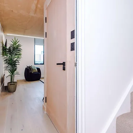Apartment Stylish - Fast Wi-fi & Access *