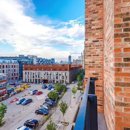 Old Trafford Duplex Apt, Centre