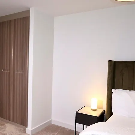 Luxury 2br Ensuite Gym Terrace Bath Workspace Mánchester