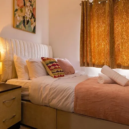Apartamento E-solace- Etihad-coop Live-free Parking-pool Table