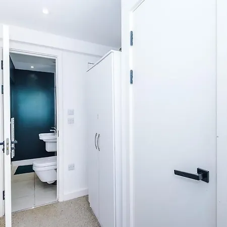 Old Trafford Duplex Apt, Centre *