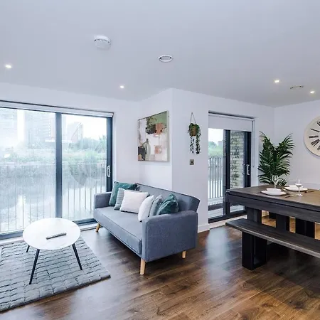 Apartamento Riverside Gem, Private Balcony & Pool Table *