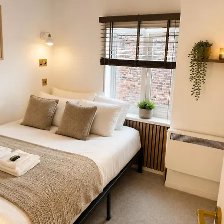 Large Family & Group - Sleeps 8 - 2 Bathrooms * Mánchester