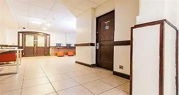 Hostel Ashton House *