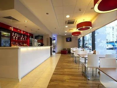 Travelodge Upper Brooks Street Hotel 3*