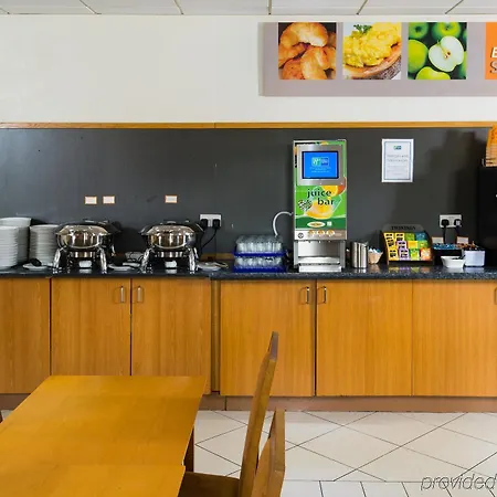 Express East By Ihg Отель 3*