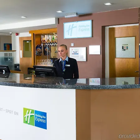Express East By Ihg Отель