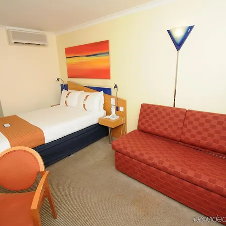 Holiday Express - Salford Quays By Ihg