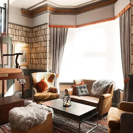 Hotel South