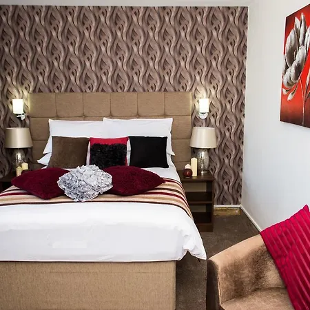 Отель Trivelles Mayfair