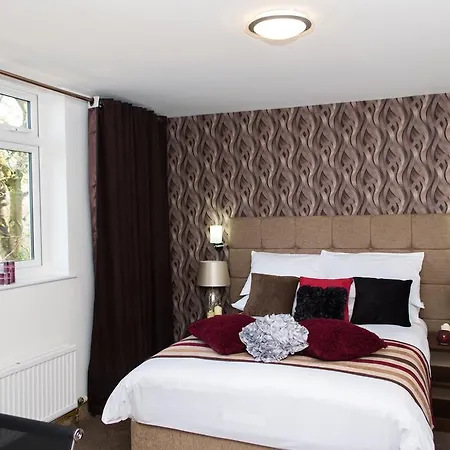 Отель Trivelles Mayfair 3*