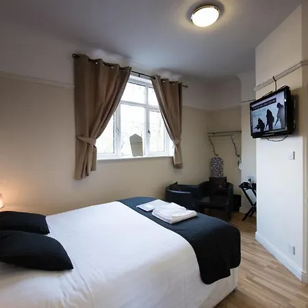 Ivy Mount Boutique 3*