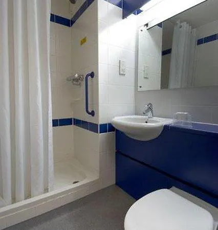 Travelodge Ancoats 3*