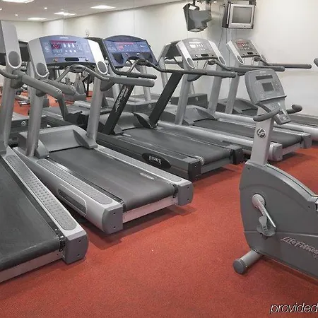 Airport & Manchester Hotel 3*