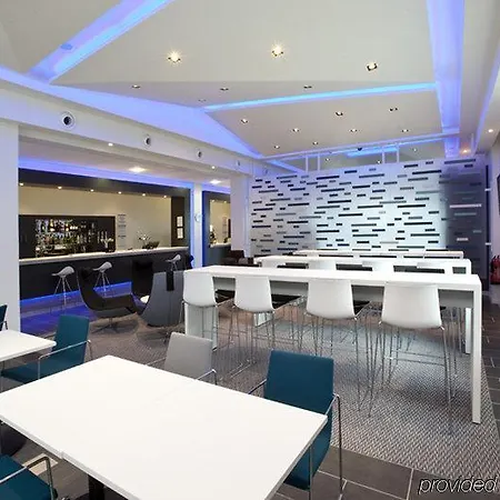 Express Centre Arena By Ihg Hotel