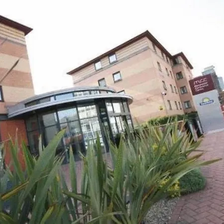 Weston Hall - Halls Of 2*