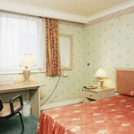 Отель The Gardens 3*