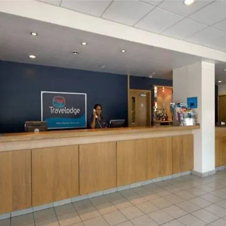 מלון Travelodge Ancoats 3*