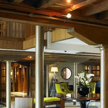 Marriott Victoria &