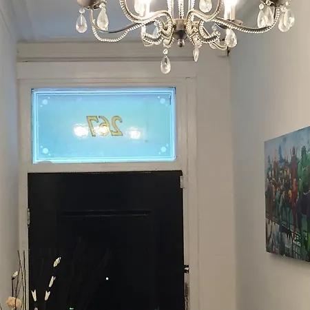 South Contractors Townhouse Holiday home *