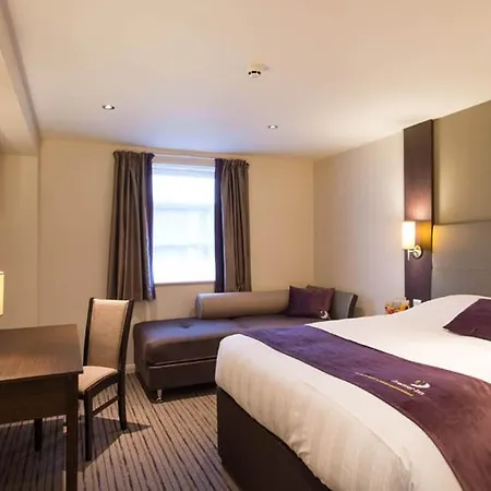 Premier Manchester - Swinton Hotel