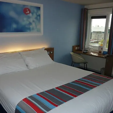 ホテル Travelodge Upper Brooks Street 3*