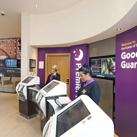 Premier Inn Manchester City Hotel 3*