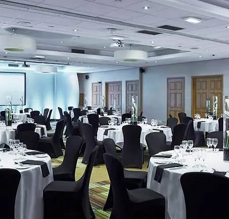 Marriott Victoria & 4*