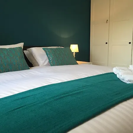 Woden Apartment *