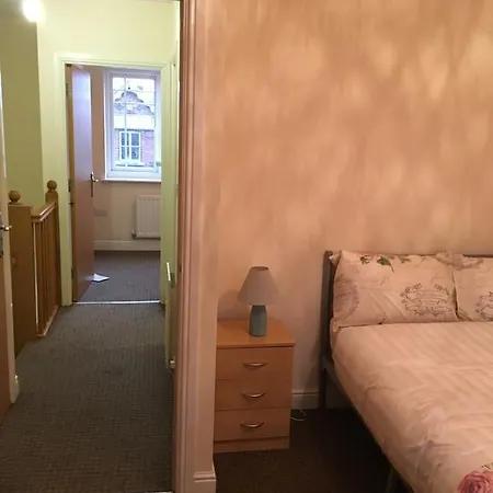 Hulme House Konukevi *