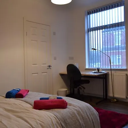 Konukevi Oxford Road House 3*
