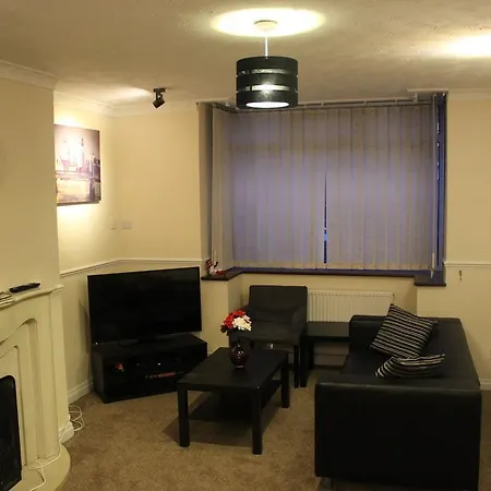 Aunty Pheby F Holiday home Manchester