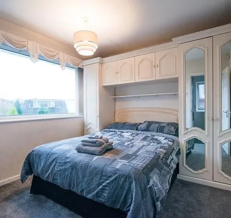 Luxury Four-bedroom House * Manchester