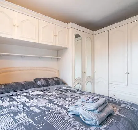 Luxury Four-bedroom House Manchester