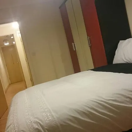 Alexandra Heights Μάντσεστερ