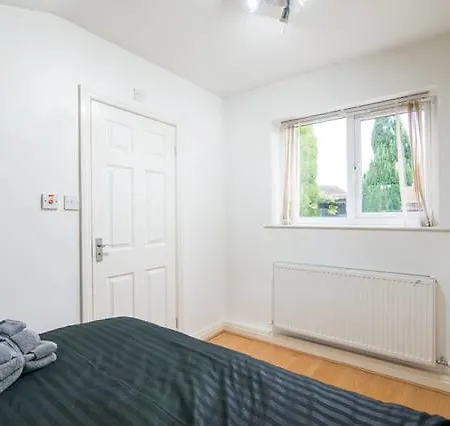 Luxury Four-bedroom House Kwatera prywatna Manchester