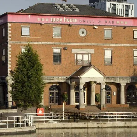 酒店 Premier Manchester Salford Quays 3*