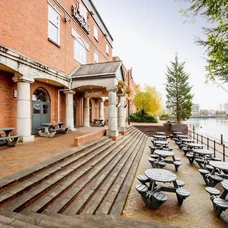 Premier Manchester Salford Quays 3* 索尔福德