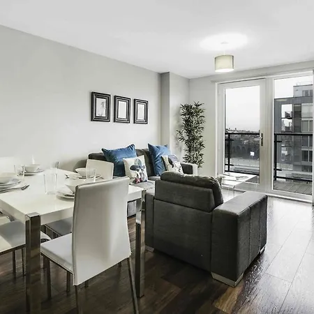 Kohinoor Apartment *