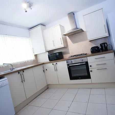 Ancoats Budget House - Centre Apartment
