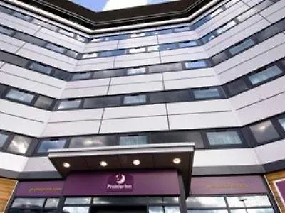 Premier Airport Runger Lane South מלון 3*