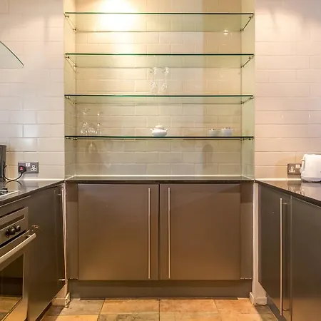 Elegant City Centre Apartment