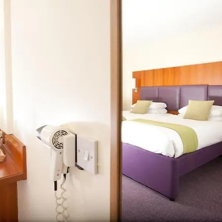 Hello 3* Swinton (Greater Manchester)