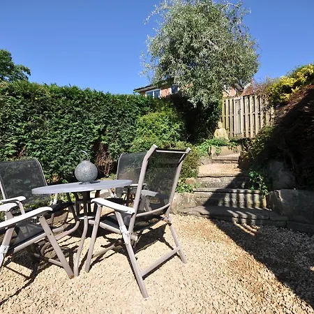 The Garden Apartment, Near Airport & * Manchester