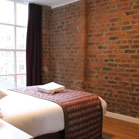 High Street Townhouse Aparthotel 4*
