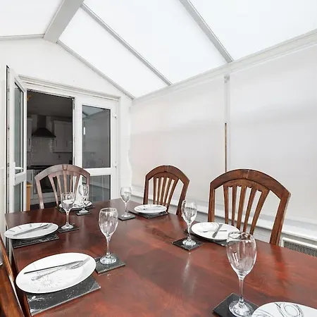 My-places Abbotsfield Court Townhouse