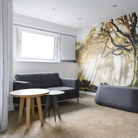 Apartment John Lester & Eddie Colman Courts Manchester