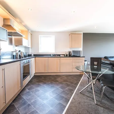 Inspired - Exchange Quay Apartment