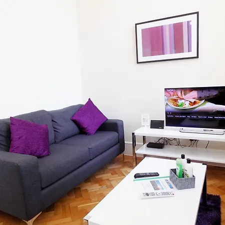 Expressbnb - Large Close To City Centre & Media City Apartment